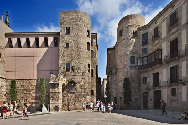 Conférence : Le Gòtic, voyage dans le temps avec Valérie Briant de Barcelona Autrement