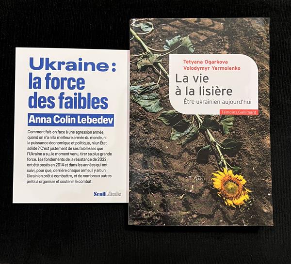 Le journaliste et écrivain Carles Torner présente ” La vie en lisière ” d'Ogarkova et Yermolenko et de ” Ukraine : La force des faibles ” de Colin Lebedev
