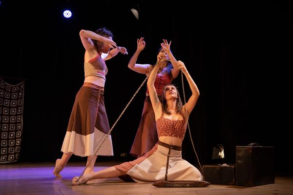 Théâtre : “De fil en filles” de la Compañía La Tejida