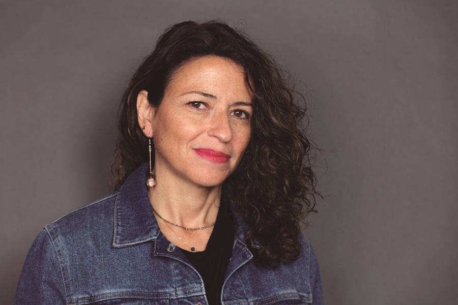 Presentació a l'Institut francès del llibre “Les choses humaines”- "Las cosas humanas"  amb l'autora Karine Tuil i la filòsofa Clara Serra Sánchez - 